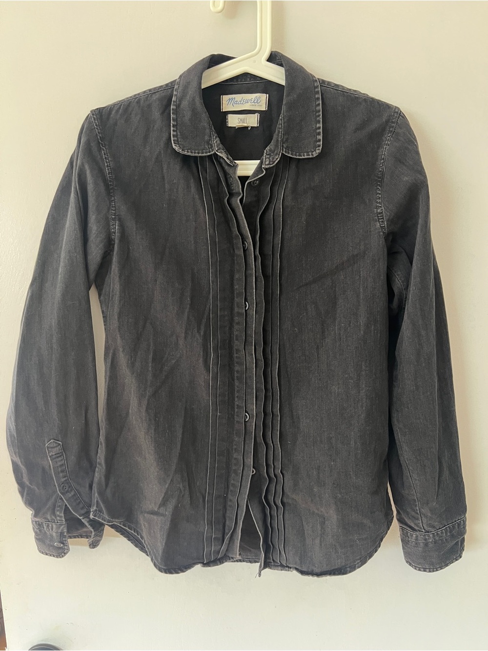 Madewell Charcoal Button-Front Pleated Blouse
